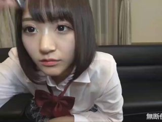 「老公～衣服太小了…奶子都露出來了…」「哇流了好多水水～我進來了…」漂亮大奶女友在家被無套多姿勢輸出…
